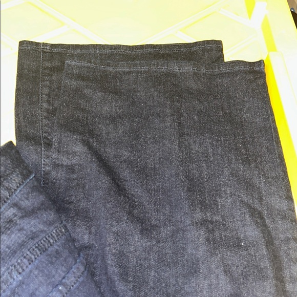 New DARK wash denim in size 22W - Picture 9 of 9
